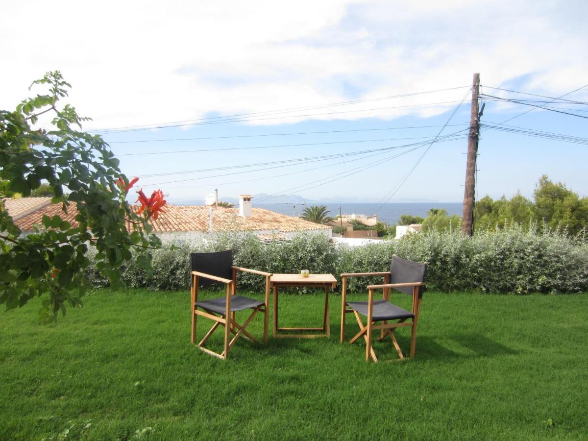 Tranquility?just Relax On The Non-touristic Coast *
